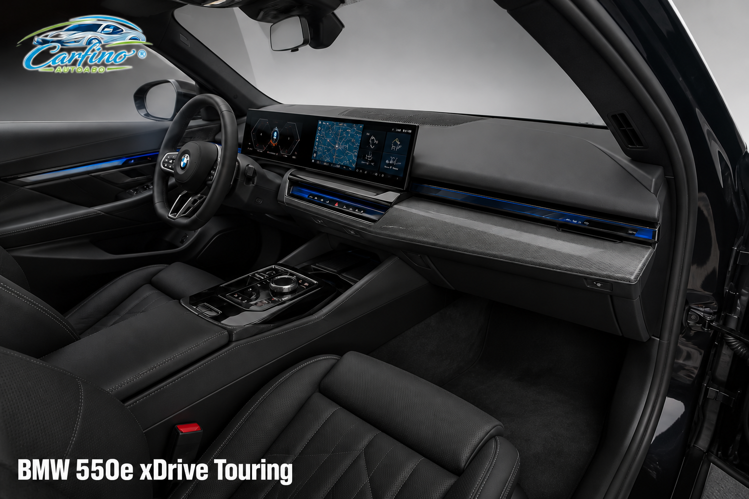 BMW 550e xDrive Touring – Innenraum mit Linkslenker-Cockpit und Modellbezeichnung