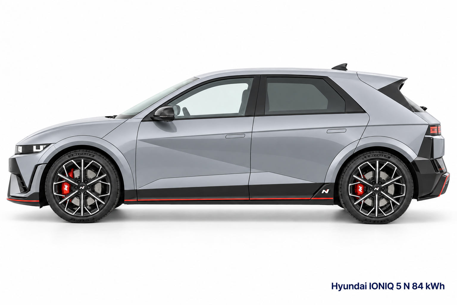 Hyundai IONIQ 5 N 84 kWh Seitenansicht im Studio