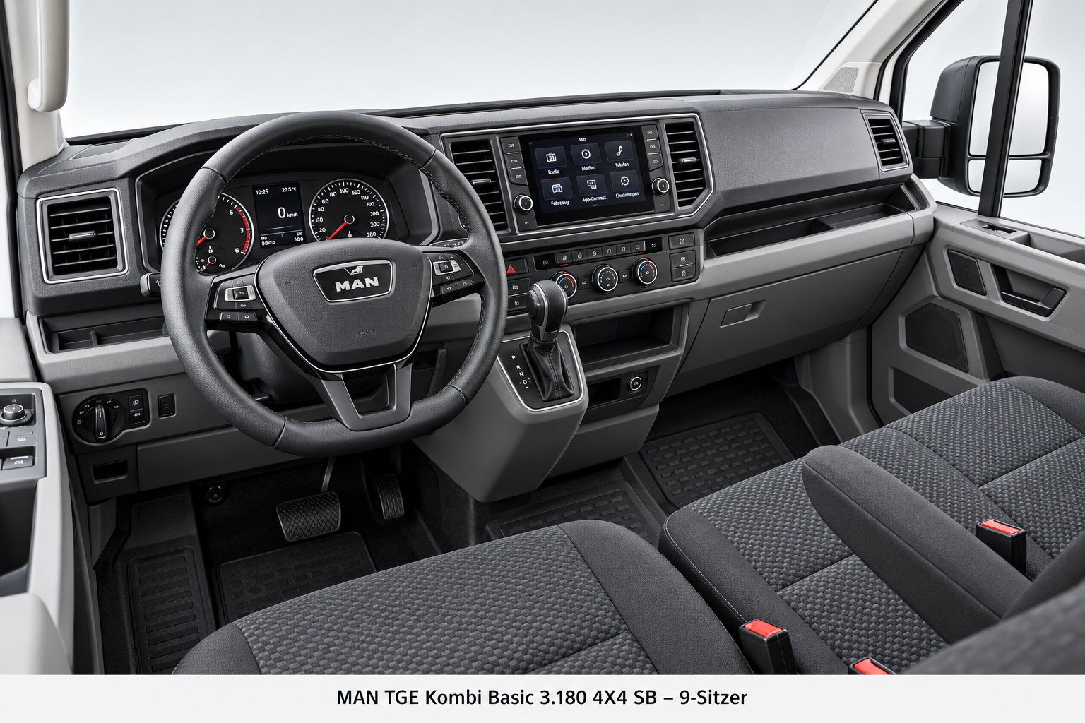 MAN TGE Kombi Basic 3.180 4X4 SB in Ascotgrau – Studioansicht mit Carfino-Kennzeichen