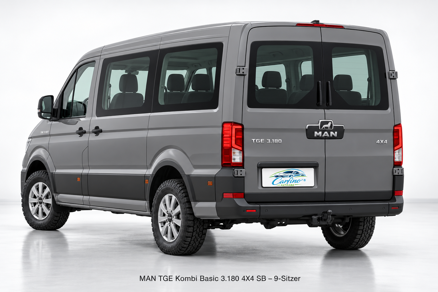 MAN TGE Kombi Basic 3.180 4X4 SB in Ascotgrau – Studioansicht mit Carfino-Kennzeichen